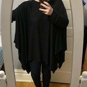 ONE SIZE FLOWY BLACK TUNIC 🖤